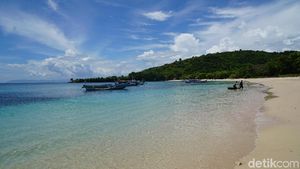 Foto: Pesona Pantai Pink Lombok yang Tidak Pudar