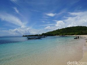 Foto: Pesona Pantai Pink Lombok yang Tidak Pudar