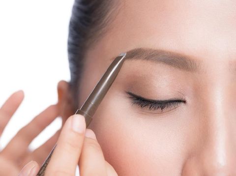 Inspirasi Makeup Natural Bikin Wajah Bunda Terlihat Segar