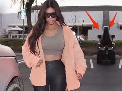 8 Foto Selebriti yang Gagal Photoshop, Jari ada 14 Sampai Dinding Terliuk