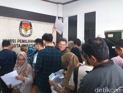 Permohonan Form A5 Hari Terakhir Membludak, KPU Surabaya Lakukan Ini