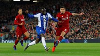 Masuk di babak kedua, Liverpool sedikit menurunkan tekanan dan tak lagi membombardir pertahanan Porto. Ini memberikan angin untuk Porto mencari gol tandang di pertandingan ini. Phil Noble/Reuters.