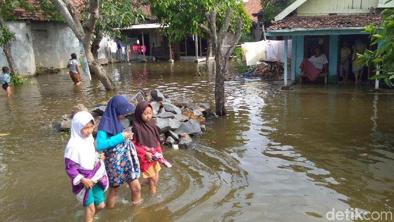 Banjir Masih Rendam Demak, 5.344 Jiwa Terdampak