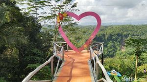 Foto: Tempat Wisata Hits Ciamis di Tepi Jurang