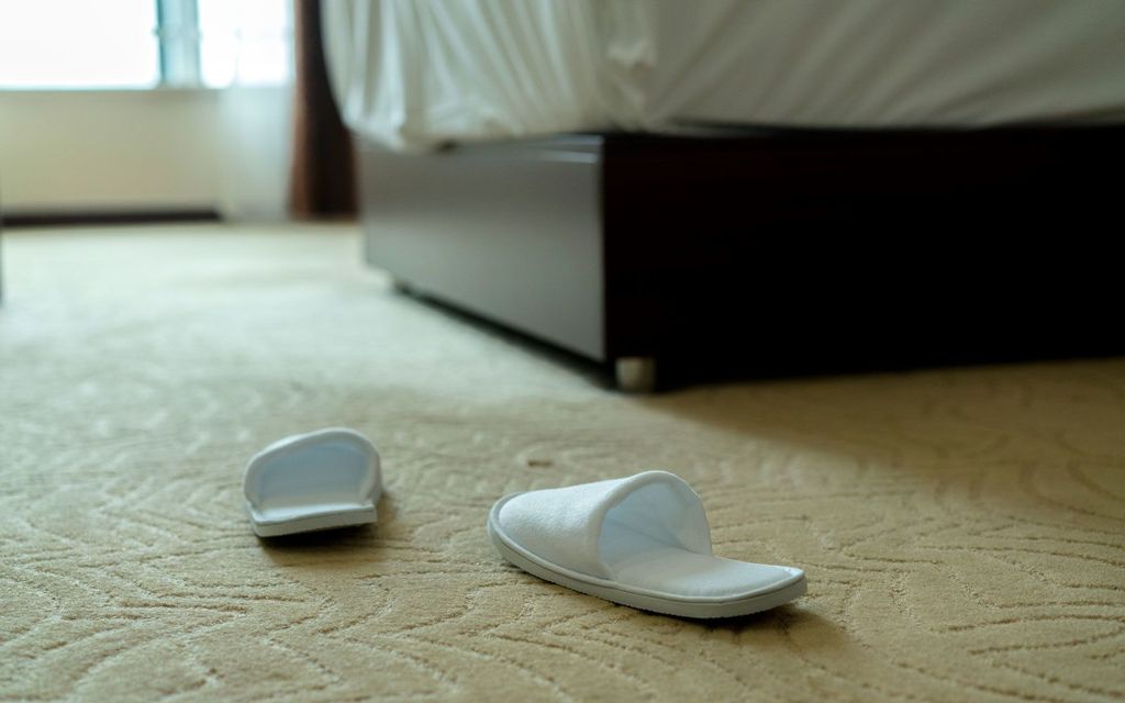 Ilustrasi sandal hotel