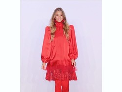 Penampilan Awet Muda Model 56 Tahun Pose Tanpa Busana untuk Majalah