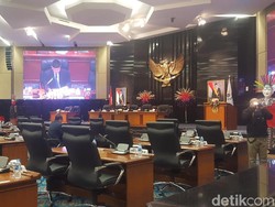 Paripurna DPRD DKI Sepi, Anies Doakan Dewan yang Hadir Aman di Pemilu