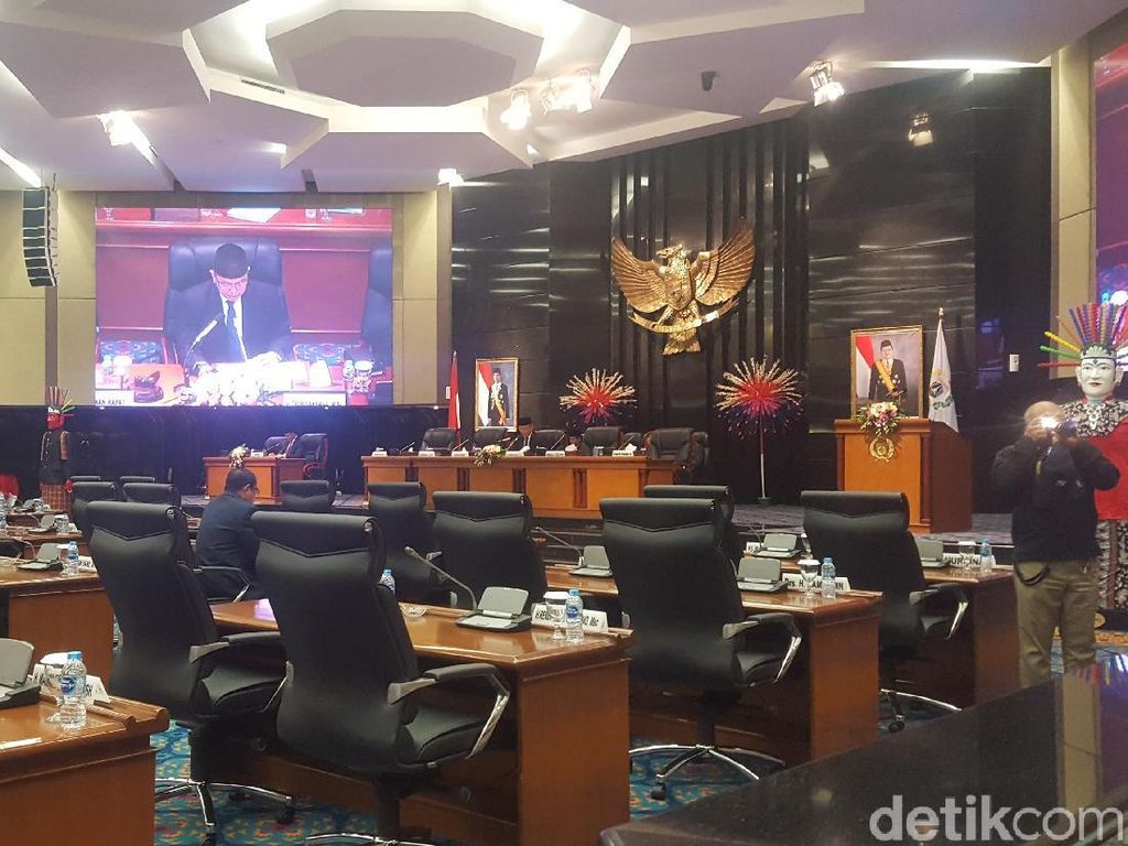 Kemendagri: Tak Ada Ruang bagi DPRD DKI Tolak 2 Cawagub Kemendagri: Tak Ada Ruang bagi DPRD DKI Tolak 2 Cawagub