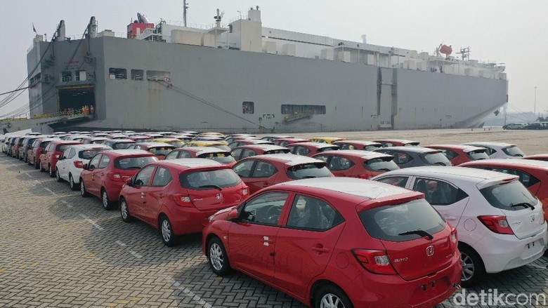 Honda mulai mengirimkan Brio buatan Karawang ke luar negeri. Pengiriman pertama mobil sudah dimulai di pelabuhan Tanjung Priok, Jakarta, 10 April 2019. Pada pengiriman pertama ini, All New Honda Brio dari Indonesia akan diekspor ke Filipina.