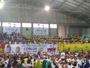 Jokowi Sampai Basah Kuyup, Keringat Berlebih Tak Cuma karena Panas Lho