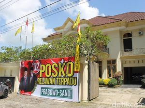 Rumah Eks Ketua Golkar Wonosobo Jadi Posko Pemenangan Prabowo Rumah Eks Ketua Golkar Wonosobo Jadi Posko Pemenangan Prabowo