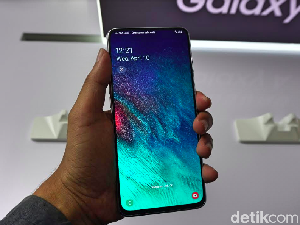 Samsung Galaxy A80, Ponsel dengan Kamera Pop-up Putar Samsung Galaxy A80, Ponsel dengan Kamera Pop-up Putar