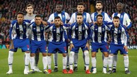 Dengan 28 gelar Liga Portugal, 16 titel Taco de Portugal, serta dua kali memenangi Liga Champions, FC Porto mengawali daftar klub tersukses di dunia. Total sudah 74 gelar dikoleksi Porto. (REUTERS/Carl Recine)