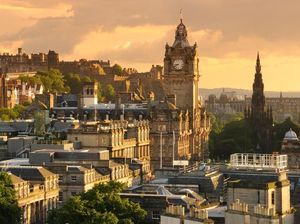 8 Kota Populer Bagi Turis Asing Tapi Ternyata Paling Berhantu di Dunia