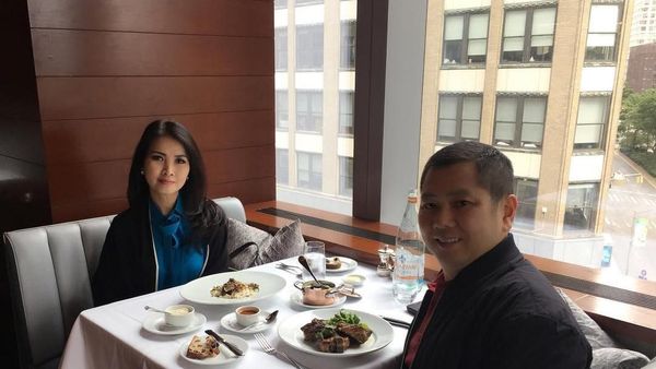 Begini Gaya Liliana Tanoesoedibjo Saat Kulineran Bersama Keluarga