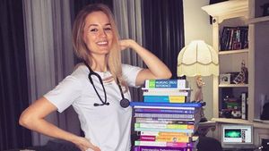 Foto: Liburan Perawat Cantik Amerika yang Bikin Gagal Fokus