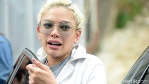 Apa Kata Netizen di Foto Topless Nikita Mirzani?