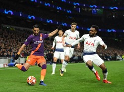 Menjamu City di Tottenham Hotspur Stadium, Rabu (10/4/2019) dinihari WIB, Tottenham sebenarnya mengawali dengan pertanda buruk. Wasit menghukum penalti di menit ke-13 karena handball Danny Rose. Mike Hewitt/Getty Images.