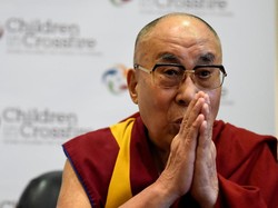 Alami Infeksi Dada, Dalai Lama Diterbangkan ke Rumah Sakit India