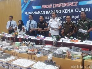 Belasan Juta Batang Rokok Ilegal Senilai Rp 8 Miliar Dimusnahkan