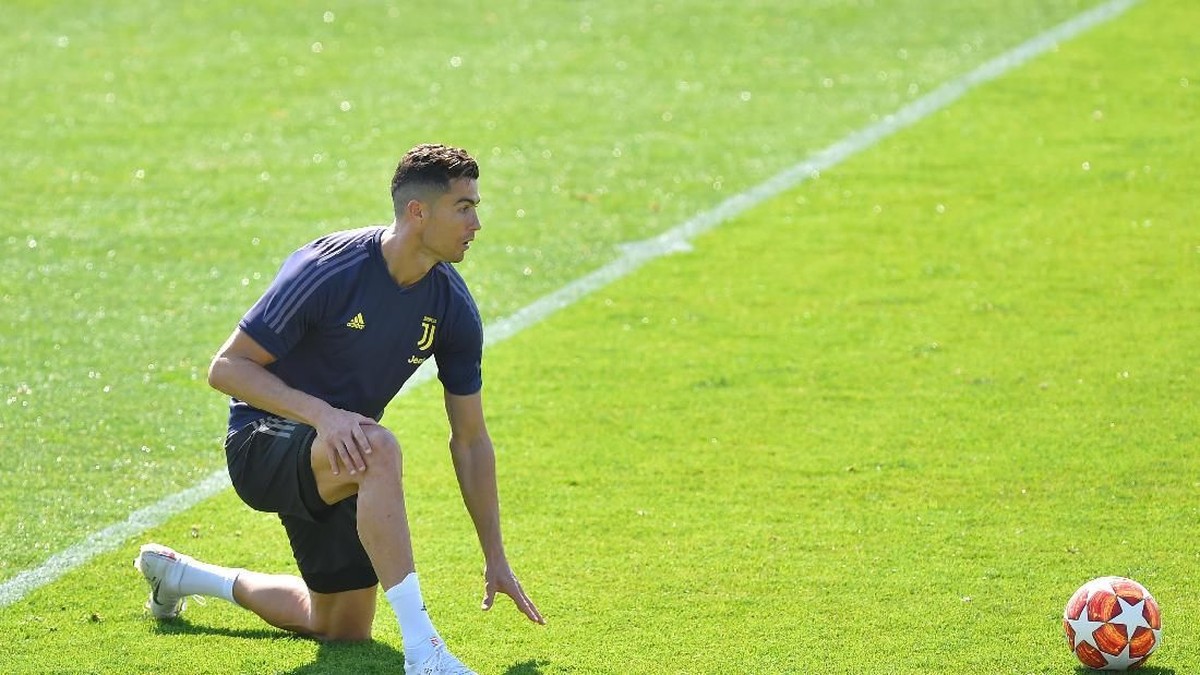 Cristiano Ronaldo comeback lawan Ajax Amsterdam setelah tiga pekan cedera (Massimo Pinca/Reuters)
