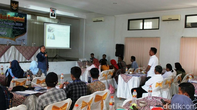Foto: Suasana sertifikasi pramuwisata di Purworejo (Rinto Heksantoro/detikcom) Foto: Suasana sertifikasi pramuwisata di Purworejo (Rinto Heksantoro/detikcom)