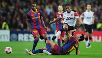 MU kesulitan mengembangkan permainan di laga ini. Sergio Busquets menjadi salah satu momok untuk MU. (Foto: Shaun Botterill/Getty Images)