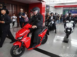 Menteri Nasir: Gesits Datang, Tinggalkan Motor Bensin!