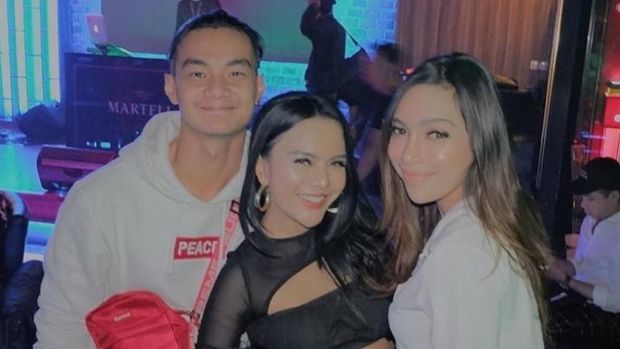 Agung Saga dan Anggita Sari.