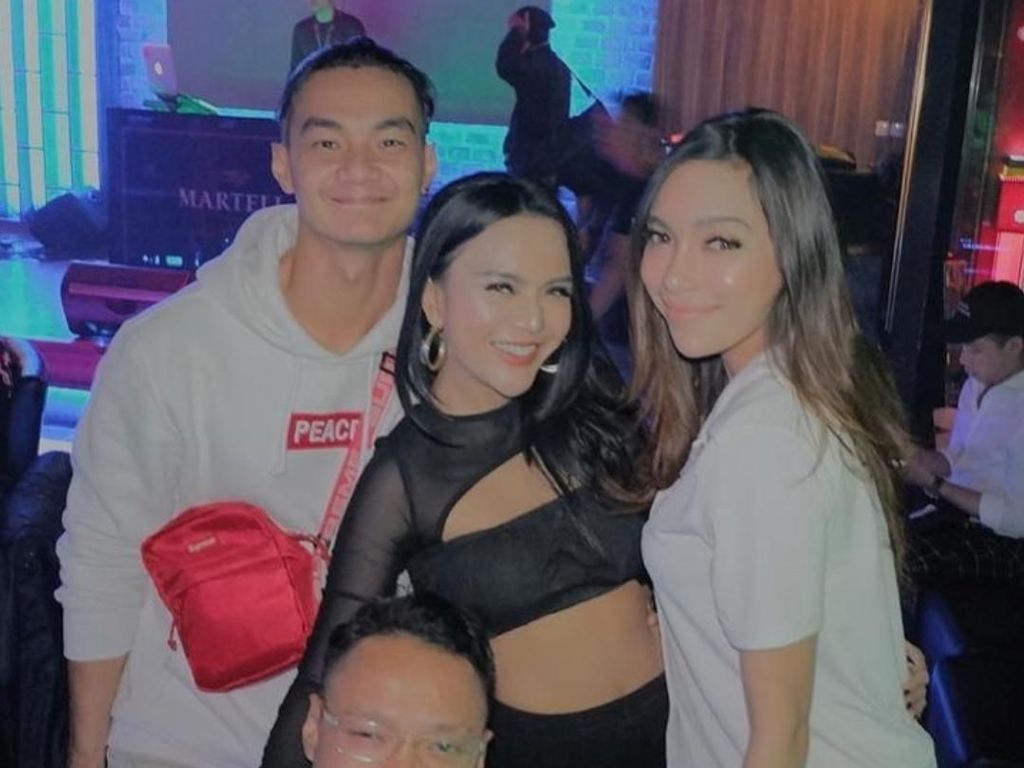 Artis FTV Agung Saga Pakai Sabu Biar Tetap Fit Saat Syuting Film Artis FTV Agung Saga Pakai Sabu Biar Tetap Fit Saat Syuting Film