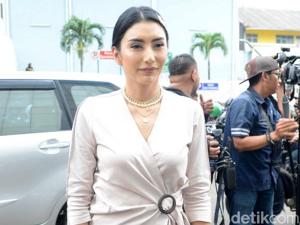 Selamat Ulang Tahun Tyas Mirasih!