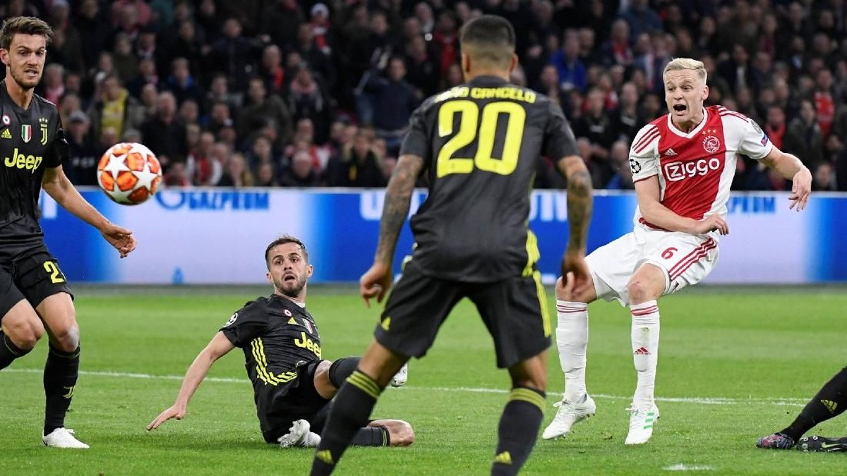 Ajax tampil agresif dengan melepaskan 19 tembakan, namun hanya berbuah satu gol ke gawang Juventus (Foto: Piroschka Van De Wouw/Reuters)