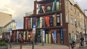Foto Viral di Instagram, Mural Rak Buku Raksasa di Belanda