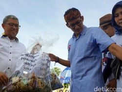 Terima Uang Pendukung di Sukabumi, Sandiaga: Buat Jaga TPS!