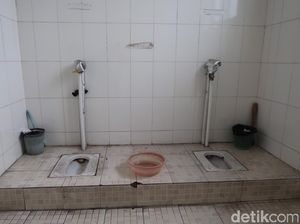 Filosofi Toilet Tanpa Pintu di China Filosofi Toilet Tanpa Pintu di China