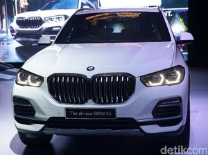 BMW X5 Mengaspal di Jakarta