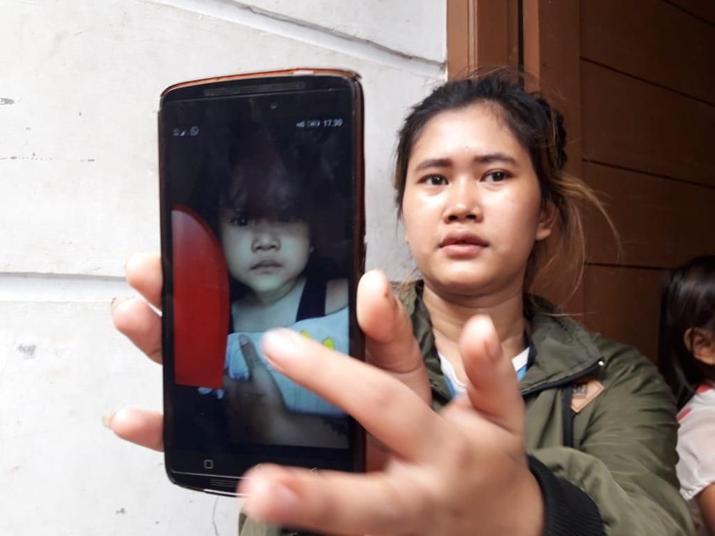 Ibunda Cari Tahu Keberadaan Balita yang Diculik hingga ke Orang Pintar Ibunda Cari Tahu Keberadaan Balita yang Diculik hingga ke Orang Pintar