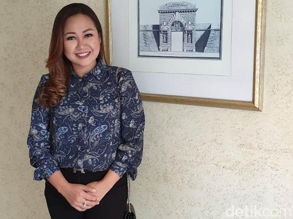 Anggota Exco PSSI Papat Yunisal Kenal Lasmi Lewat Johar Lin Eng