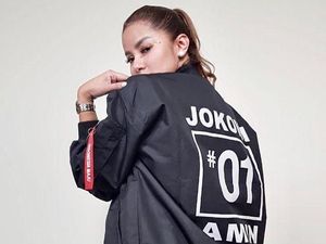 Foto: Gaya 7 Artis Pakai Jaket 01, Kompak Dukung Jokowi Foto: Gaya 7 Artis Pakai Jaket 01, Kompak Dukung Jokowi