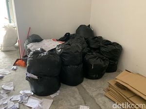 Geger 01 Tercoblos, Panwaslu Temukan 40-50 Ribu Surat Suara di 2 Lokasi Geger 01 Tercoblos, Panwaslu Temukan 40-50 Ribu Surat Suara di 2 Lokasi