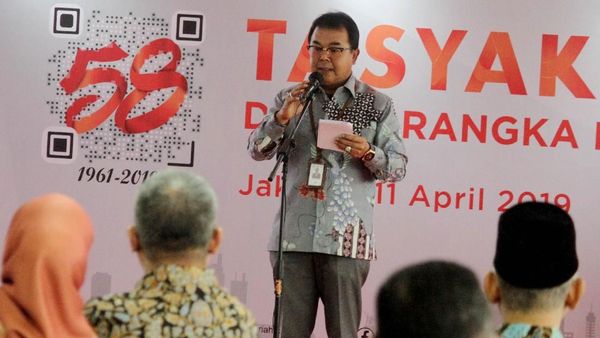 Berbagi Kebahagiaan dengan Anak Yatim Piatu