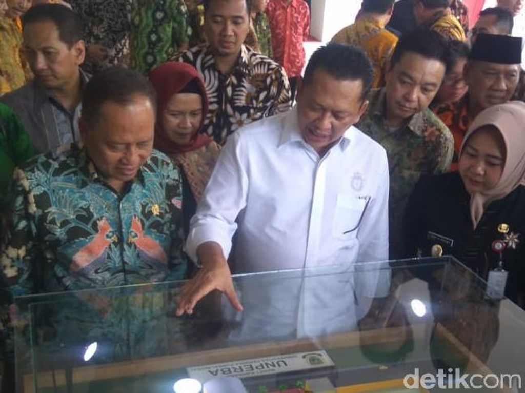 Ketua DPR RI Minta Semua Pihak Bikin Adem Suasana Jelang Pemilu Ketua DPR RI Minta Semua Pihak Bikin Adem Suasana Jelang Pemilu