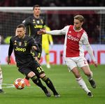 Ajax vs Juventus, Polisi Amankan 130 Suporter