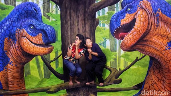 Seru Banget! Berfoto di Lukisan 3D Blok M