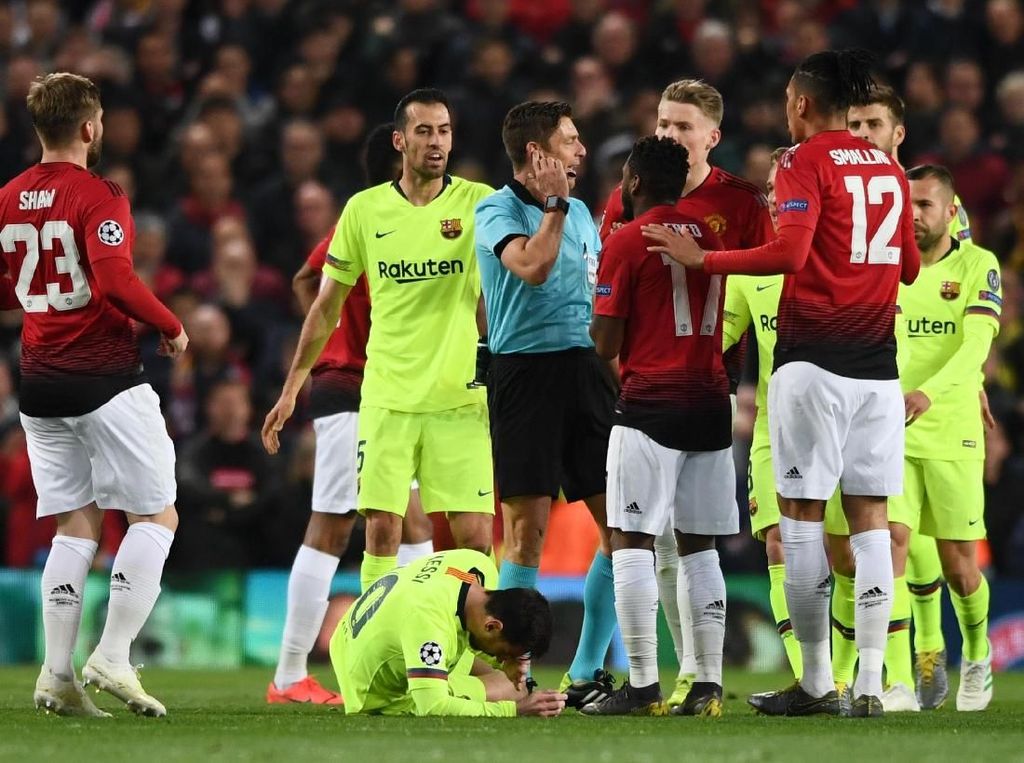 Smalling: Messi Tahu Hantamanku adalah Insiden Smalling: Messi Tahu Hantamanku adalah Insiden