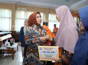 Kader Posyandu Serang Diberi Hadiah Rp 5,7 Miliar Kader Posyandu Serang Diberi Hadiah Rp 5,7 Miliar