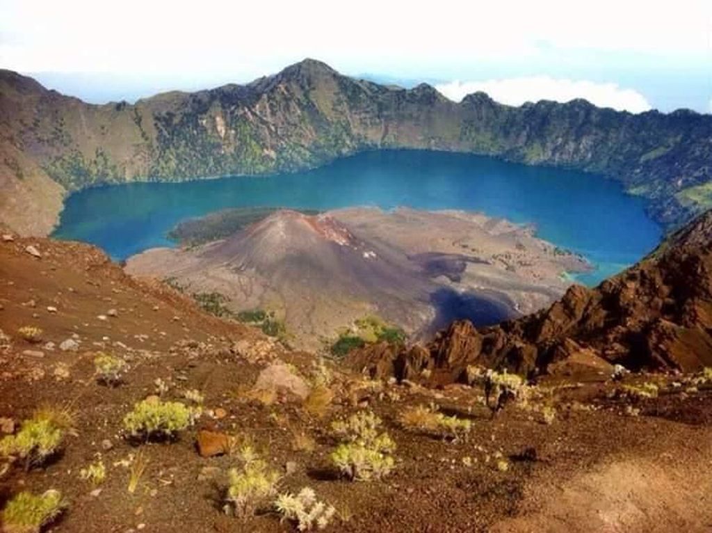 Pendakian Gunung Rinjani Akan Pakai Sistem Booking Online Pendakian Gunung Rinjani Akan Pakai Sistem Booking Online