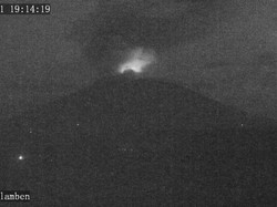 Gunung Agung Kembali Erupsi, Tinggi Kolom Abu 5,1 Km