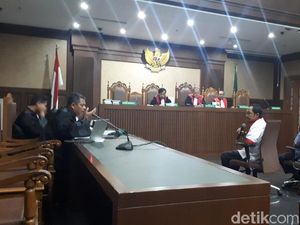 Pegawai Kemenpora Dicecar soal Pertemuan Setelah Diperiksa KPK Pegawai Kemenpora Dicecar soal Pertemuan Setelah Diperiksa KPK