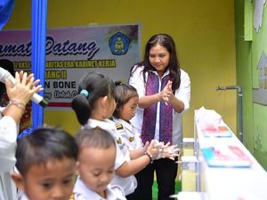 Di Bone, Istri Mendes PDTT Kasih Tips 6 Langkah Cuci Tangan